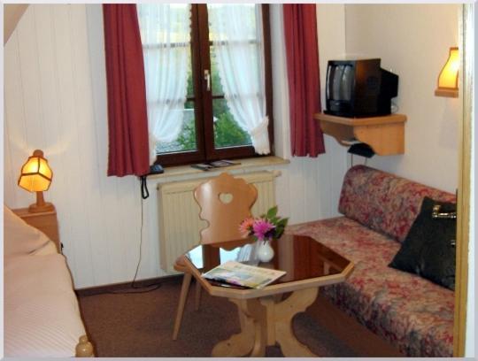 Gasthof-Pension Rotes Haus โอเบอร์วีเซินธาล ภายนอก รูปภาพ