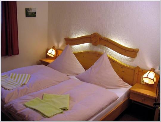 Gasthof-Pension Rotes Haus โอเบอร์วีเซินธาล ภายนอก รูปภาพ